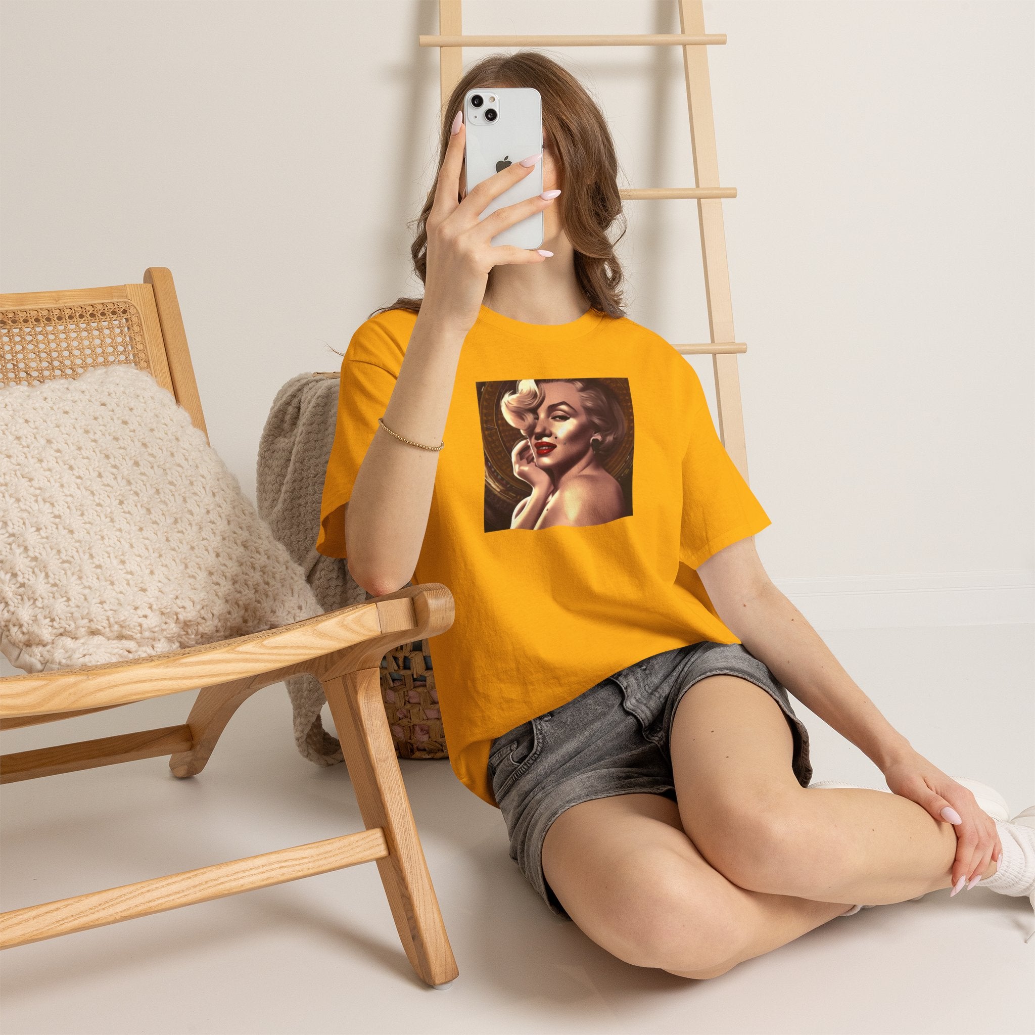 Vintage Glam Portrait Tee — Retro Pinup Art T-Shirt